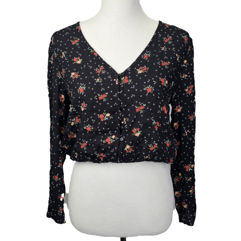 Soul Cake Black Floral Long Sleeved Cropped Blouse Size Medium
